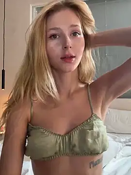 LunaRase online show from 02-20-26, 06:26