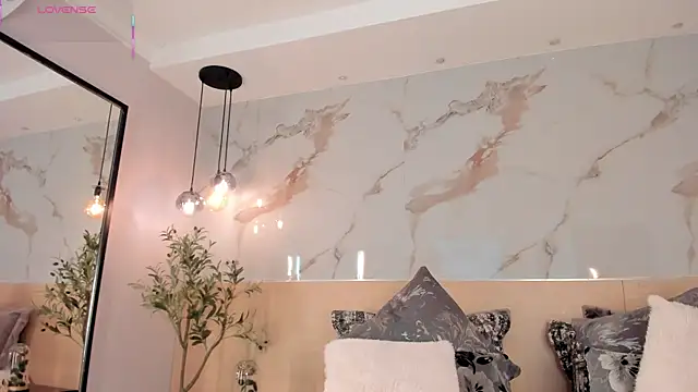 Snapshot of SteffanyBeck chatting on 02-27-26, 12:05 SteffanyBeck online show from 02-27-26, 12:05