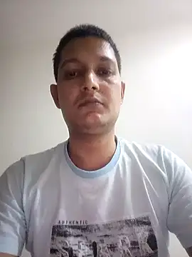 Snapshot of daddylove87 chatting on 09-30-25, 11:43 daddylove87 online show from 09-30-25, 11:43