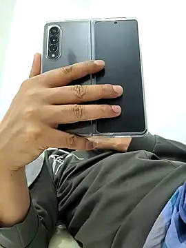 Snapshot of daddylove87 chatting on 12-15-25, 12:09 daddylove87 online show from 12-15-25, 12:09