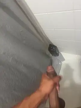 Snapshot of kingoqueens chatting on 10-12-25, 01:15 kingoqueens online show from 10-12-25, 01:15