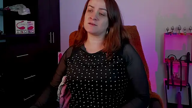 sara goodgirl13 online show from 01-04-25, 10:02