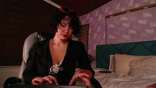 Moony 14 online show from 03-08-25, 11:18