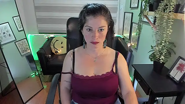 Aliiz 01 online show from 07-24-26, 07:34