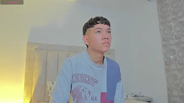 JulianRose 1 online show from 03-18-25, 10:46