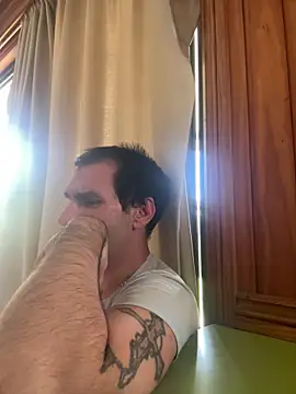 Snapshot of youhavefunandillcum chatting on 11-19-25, 03:17 youhavefunandillcum online show from 11-19-25, 03:17