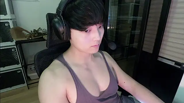 Tkcqcc online show from 04-19-26, 03:33