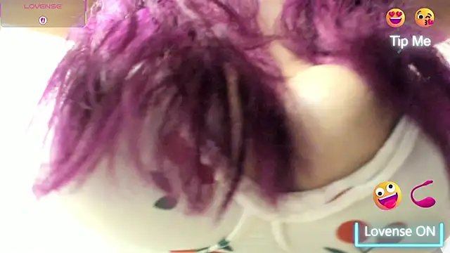 Snapshot of nahomi__97 chatting on 12-18-25, 08:37 nahomi 97 online show from 12-18-25, 08:37