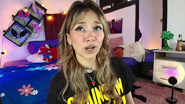 Snapshot of alisson_zafiro_ chatting on 03-06-25, 05:00 alisson zafiro online show from 03-06-25, 05:00