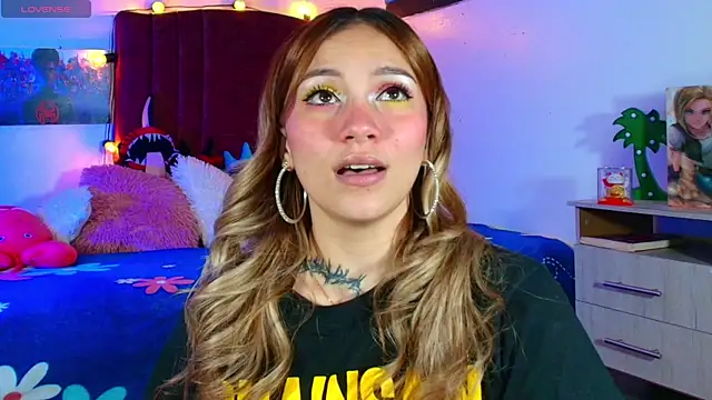 Snapshot of alisson_zafiro_ chatting on 09-22-25, 03:08 alisson zafiro online show from 09-22-25, 03:08