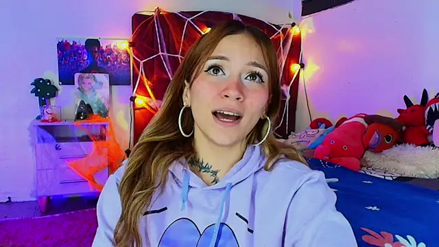 Snapshot of alisson_zafiro_ chatting on 10-22-25, 03:18 alisson zafiro online show from 10-22-25, 03:18