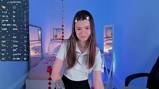 Lil Amelie online show from 02-10-25, 01:44