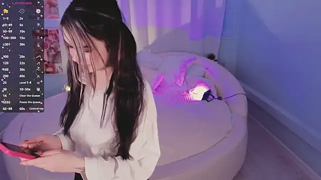 Lil Amelie online show from 11-27-25, 07:10