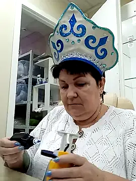 Snapshot of FantasyMichelle chatting on 12-30-24, 02:19 FantasyMichelle online show from 12-30-24, 02:19