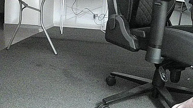 Nice8inchaussie online show from 11-30-25, 06:12