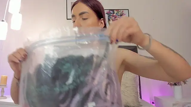 helen mooree online show from 09-26-25, 12:53