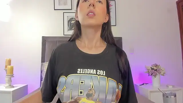 helen mooree online show from 04-28-26, 01:05