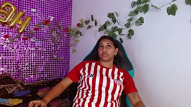 Kristel lee online show from 11-19-25, 08:42