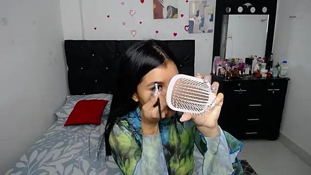 floweer  online show from 10-23-25, 02:55