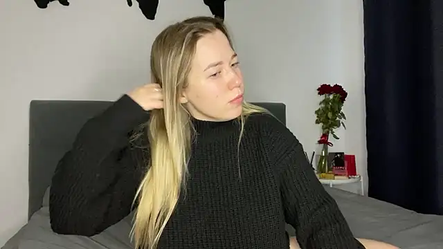 Embersweetbunny online show from 01-30-25, 03:08