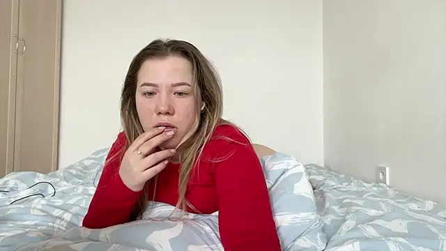 Embersweetbunny online show from 03-11-25, 09:45