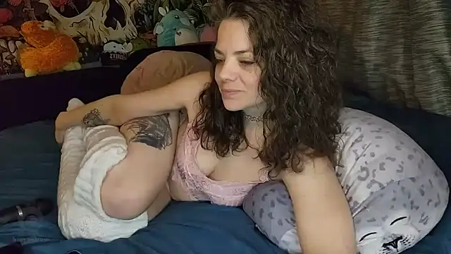 Snapshot of MiaElizabeth chatting on 03-13-25, 10:05 MiaElizabeth online show from 03-13-25, 10:05