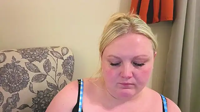 PhatAssBlond online show from 04-29-26, 10:49