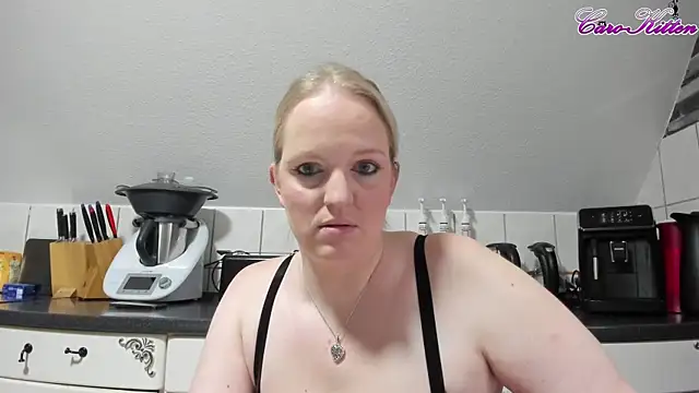 Snapshot of caro_kitten chatting on 12-14-24, 10:56 caro kitten online show from 12-14-24, 10:56