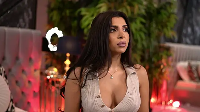 Snapshot of NicoleCellini chatting on 12-19-25, 07:32 NicoleCellini online show from 12-19-25, 07:32