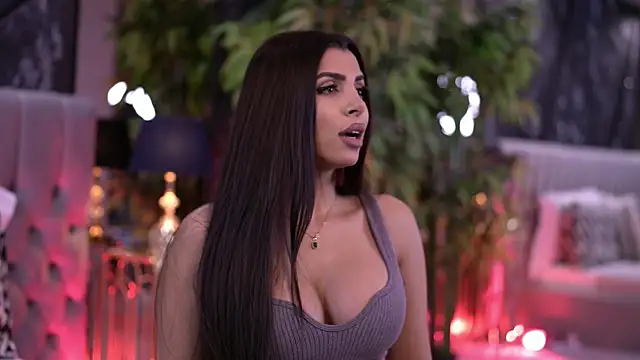 Snapshot of NicoleCellini chatting on 12-22-25, 05:32 NicoleCellini online show from 12-22-25, 05:32