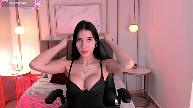 Snapshot of Christina_Johns chatting on 11-13-25, 10:08 Christina Johns online show from 11-13-25, 10:08