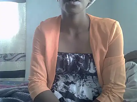 ElianeHot online show from 10-06-25, 08:12