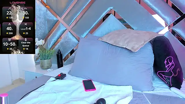 LiaaGenner online show from 09-26-25, 02:48