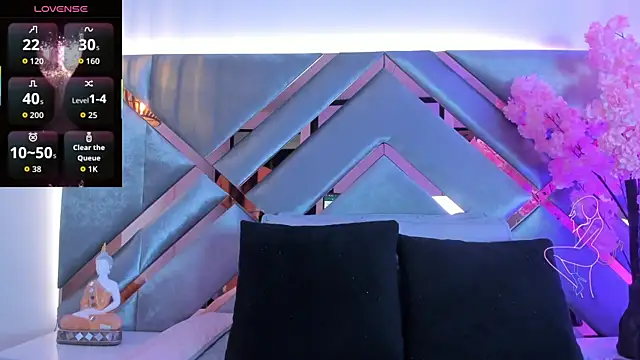 LiaaGenner online show from 11-21-25, 02:43