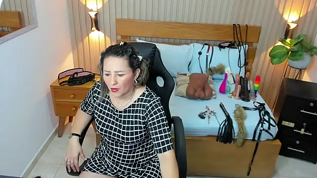 luciana ballesteros  online show from 09-30-25, 12:10