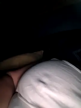 Snapshot of poussychats chatting on 10-15-25, 09:15 poussychats online show from 10-15-25, 09:15