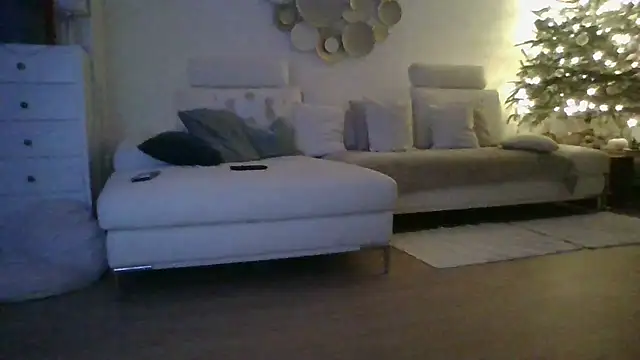 lyajoliee online show from 12-11-24, 08:07