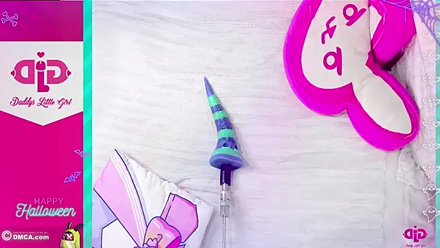 DaddysLittleGirl01 online show from 10-30-25, 12:34