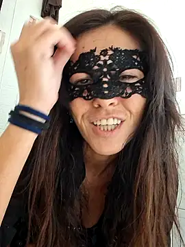 Snapshot of EmySkinny85 chatting on 11-18-25, 03:16 EmySkinny85 online show from 11-18-25, 03:16