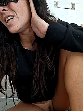 Snapshot of EmySkinny85 chatting on 11-24-25, 09:03 EmySkinny85 online show from 11-24-25, 09:03