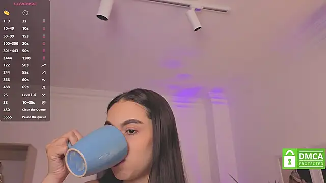 Aleejaa   online show from 10-08-25, 11:52