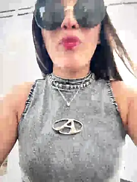 Rose-euphoria online show from 10-15-25, 02:06