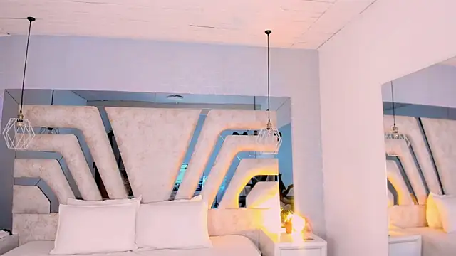 Snapshot of AngelineHeet chatting on 10-07-25, 02:42 AngelineHeet online show from 10-07-25, 02:42