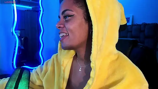 ladyrd1 online show from 12-31-24, 08:15