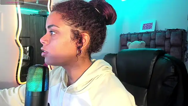 ladyrd1 online show from 01-02-25, 02:54