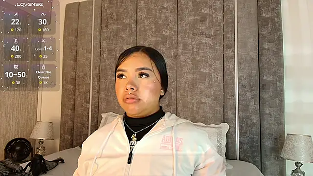 MarianaGarciaa   online show from 11-27-25, 06:54