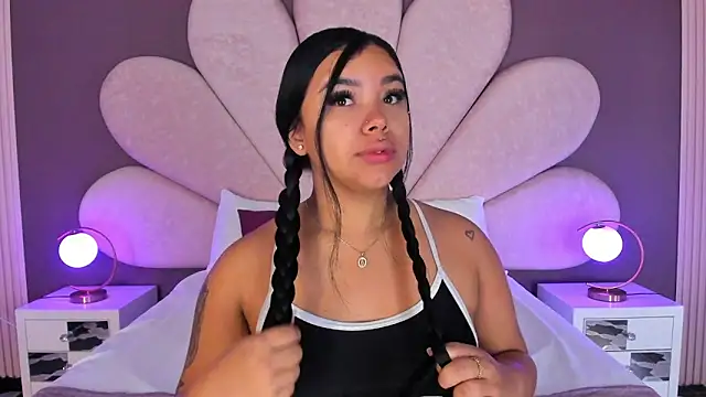 MarianaGarciaa   online show from 02-21-26, 11:33