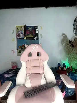 lovely kitt online show from 04-19-26, 10:56