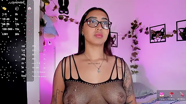 Snapshot of melanieecox chatting on 12-14-25, 07:40 melanieecox online show from 12-14-25, 07:40