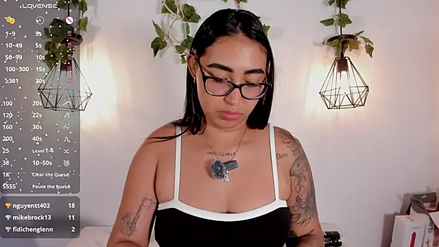 Snapshot of melanieecox chatting on 02-12-26, 10:27 melanieecox online show from 02-12-26, 10:27